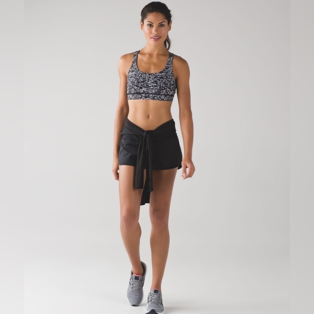 Lululemon Energy Bra
Iced Wave White Black Size 10